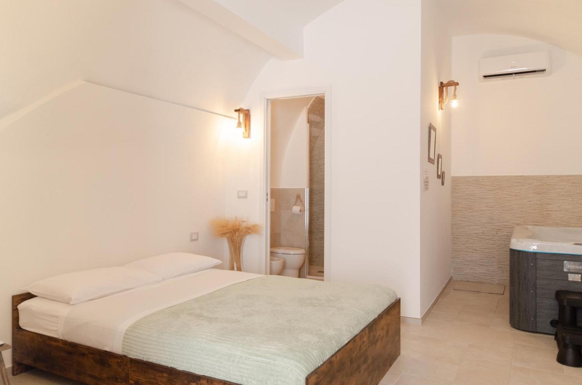 Aca Suite Luxury With Jacuzzi Adelfia Luaran gambar