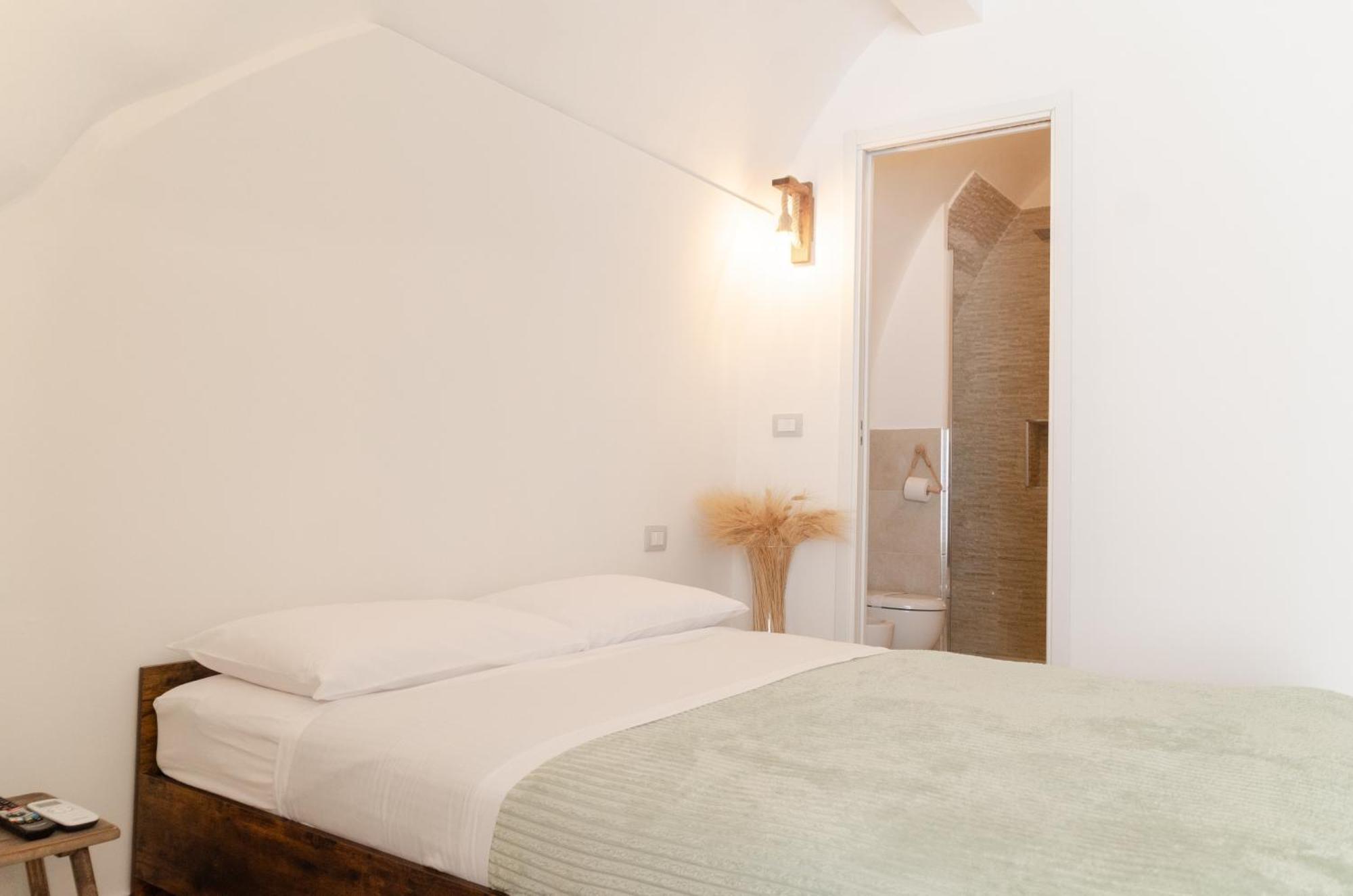 Aca Suite Luxury With Jacuzzi Adelfia Luaran gambar