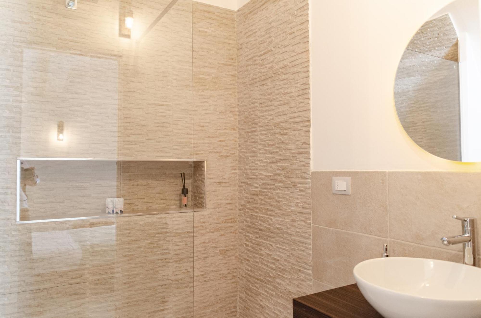 Aca Suite Luxury With Jacuzzi Adelfia Luaran gambar