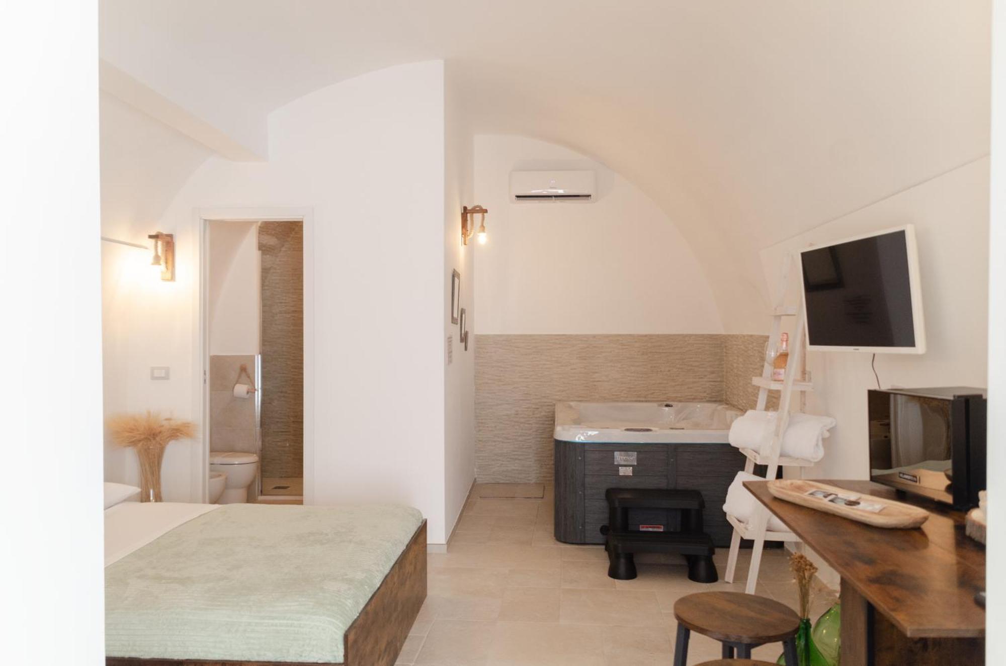 Aca Suite Luxury With Jacuzzi Adelfia Luaran gambar